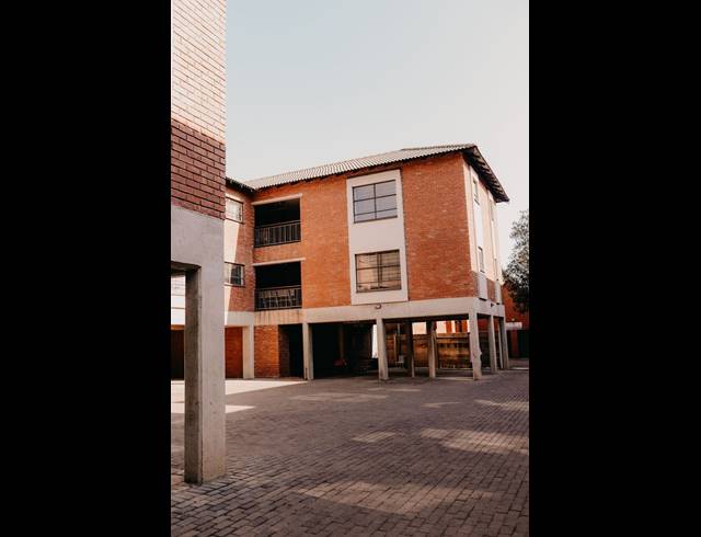 750M² BED & BREAKFAST FOR SALE IN RUSTENBURG CENTRAL